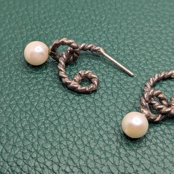 ✨ Twisted Rope & Pearl Drop Earrings ✨ - Picture 2 of 4
